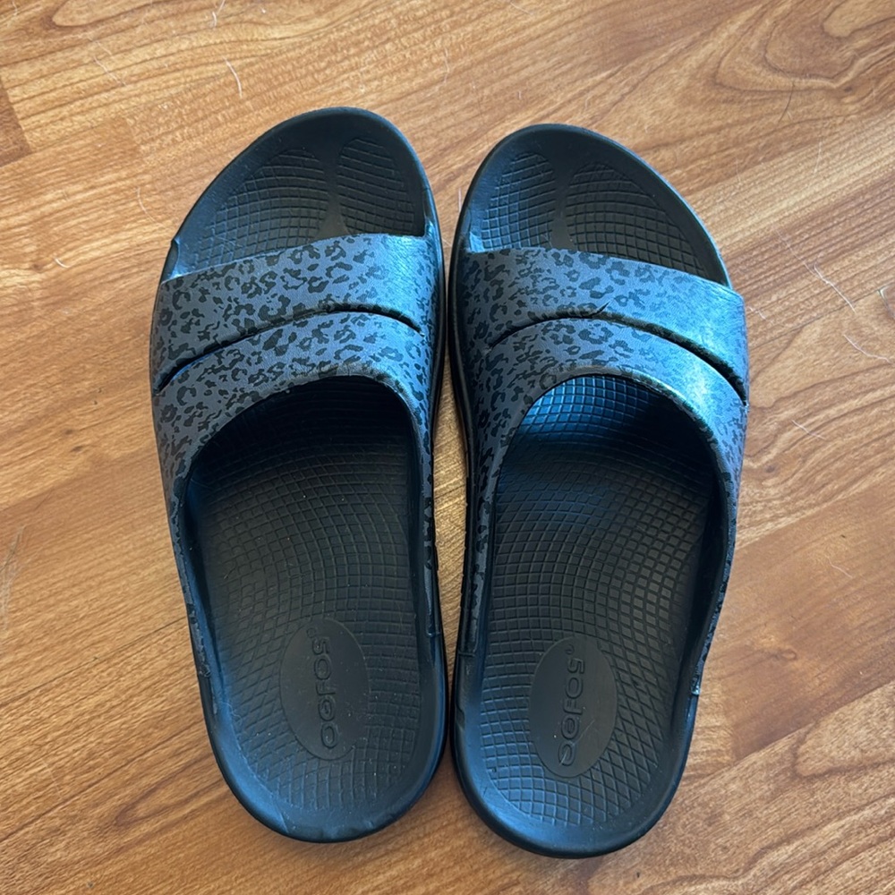 Oofos OOahh Slide Sandals